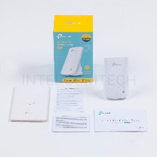 Повторитель беспроводного сигнала TP-Link SOHO RE200 10/100BASE-TX/Wi-Fi белый поставляется без кабеля RJ-45