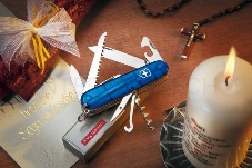 Нож перочинный Victorinox Huntsman (1.3713.T2) 91мм 15функций синий полупрозрачный карт.коробка