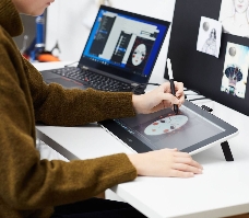 Графический интерактивный перьевой монитор/планшет Wacom One 13