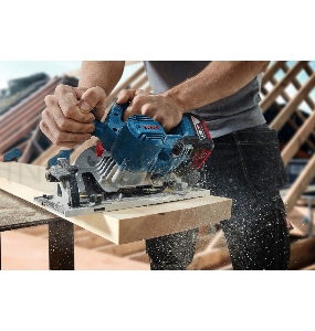 Циркулярная пила (дисковая) Bosch GKS 185-LI (ручная)