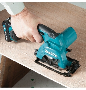Пила циркулярная MAKITA HS301DWAE  10.8В 2х2Ач Li-ion 1500об\м диск-ф85мм рез-25.5мм 1.6кг чем
