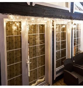 Гирлянда Айсикл (Бахрома) светодиодная 5х0,7 м, с эффектом мерцания, 152 LED, белый провод каучук, теплое белое свечение NEON-NIGHT